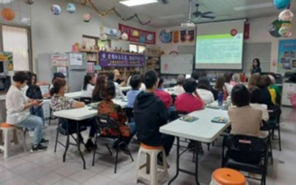 鶯歌建德社區邀請中和分局李修度家防官進行家暴防治與兒少保護宣導.jpg