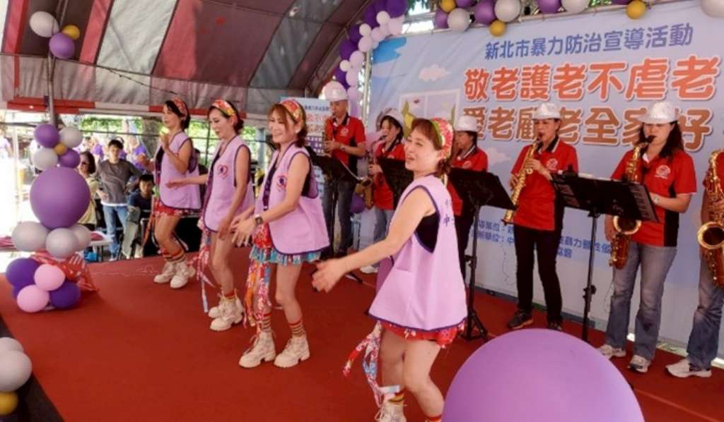 114年6月15日辦理友善家庭大使「敬老護老做得好，社區鄰里會更好」防暴啟動儀式之防暴舞表演.jpg