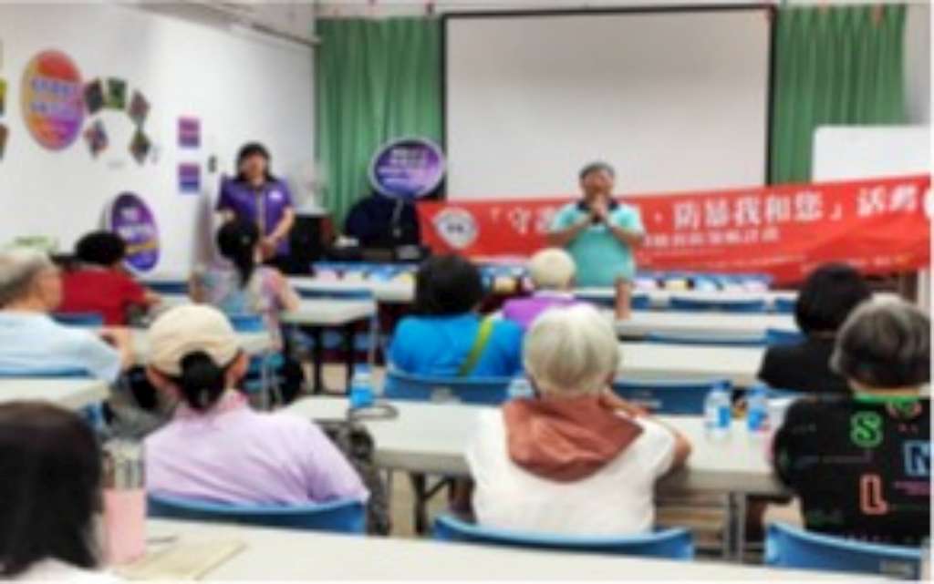中和莒東社區邀請衛福部社區防暴宣講師温淑苓與社區居民進行「防暴電影院」活動.jpg