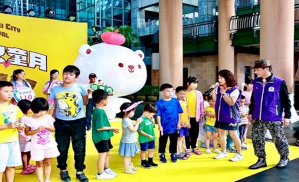 新北市樂活公益協進會結合社會局兒童安全月活動設攤提供兒少保護、家暴防治宣導.jpg